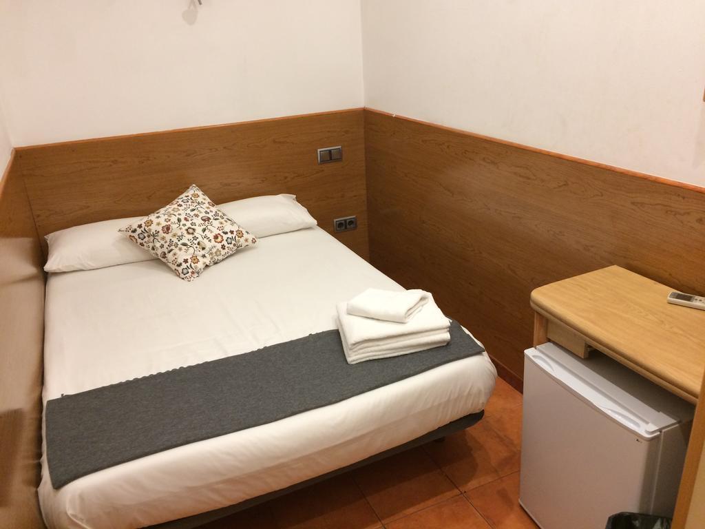 ברצלונה Estudios Pelayo Guest House מראה חיצוני תמונה